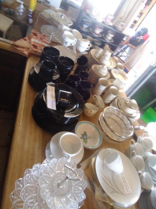 Loads of dishes- ladies tea cups