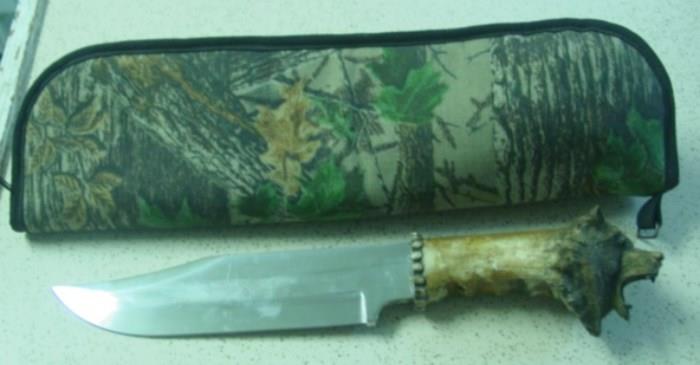 Stag Handle Knife w/Carved Bear Head On Handle