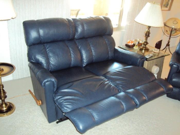 double Lazy Boy recliner, has matching single recliner. 7 total Lazy Boy Recliners in this estate 