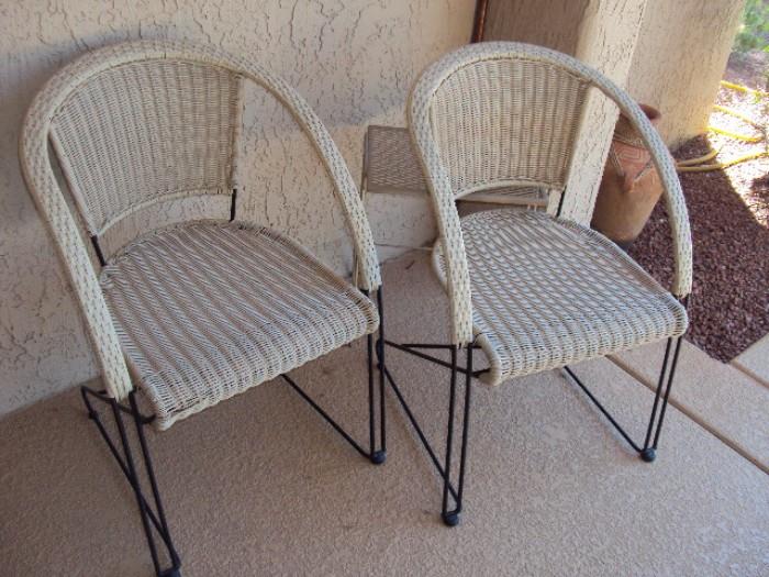 pair of quality patio chairs 