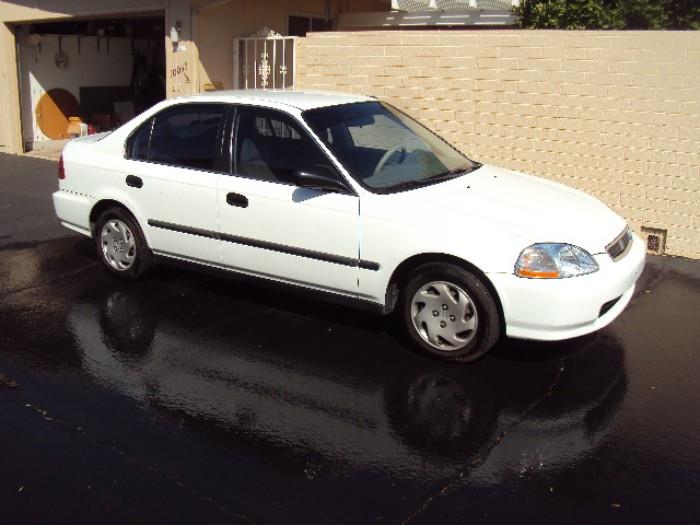 1996 Honda Civic 56,000 one owner Sun City estate vehicle. Perfect first car for the teenage kid. Honda automobile easy get 200,000 to 300,000 miles on them. 