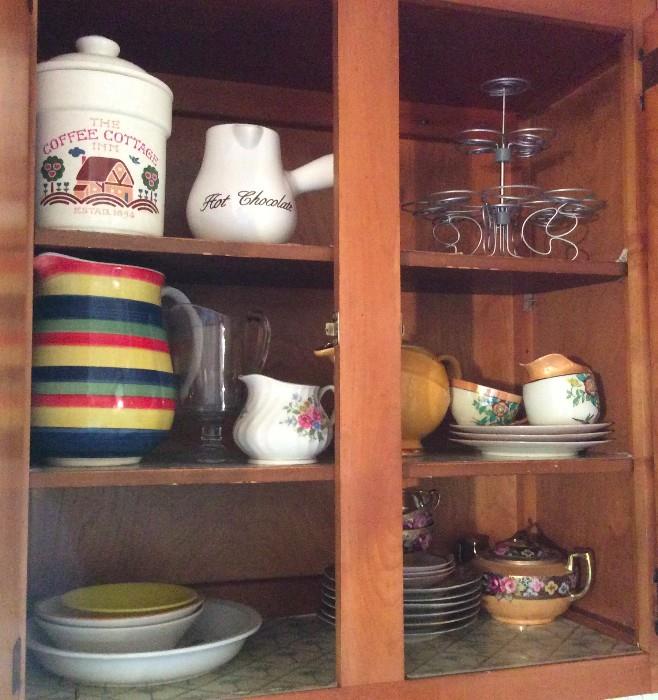 CHINA PIECES & VARIOUS KITCHEN ITEMS