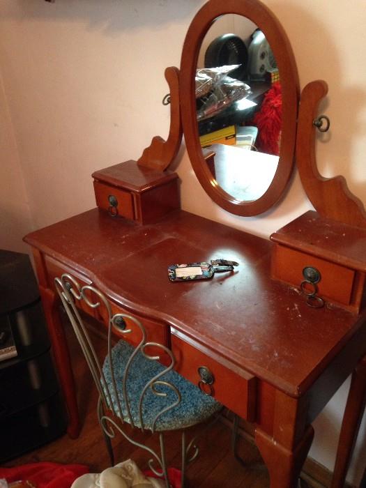 WOOD VANITY WITH CHAIR