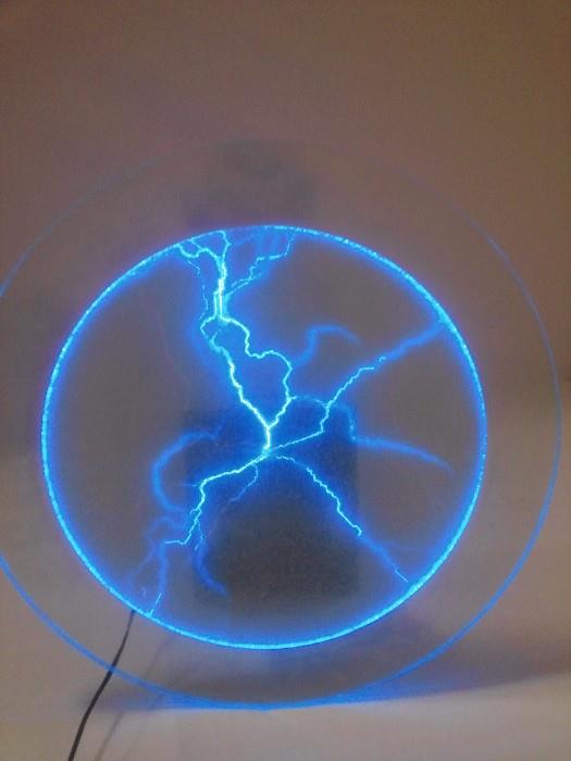 Light Up Lightning Display Sign Responds to Sound / Music Awesome! Attention Grabber!