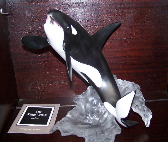 Very nice porcelain sculpture of a Killer Whale