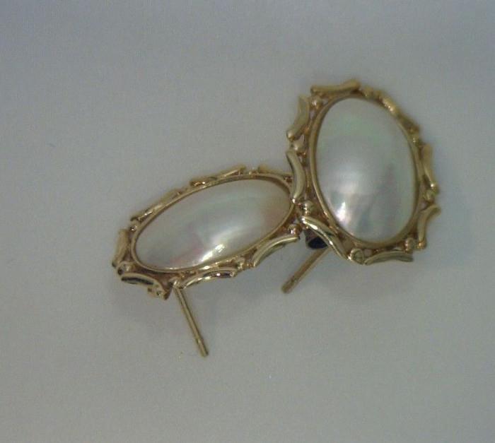 14K pearl stud earrings