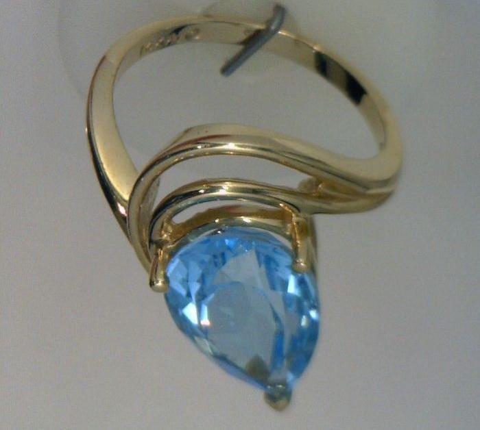 14K pear shape blue topaz ring