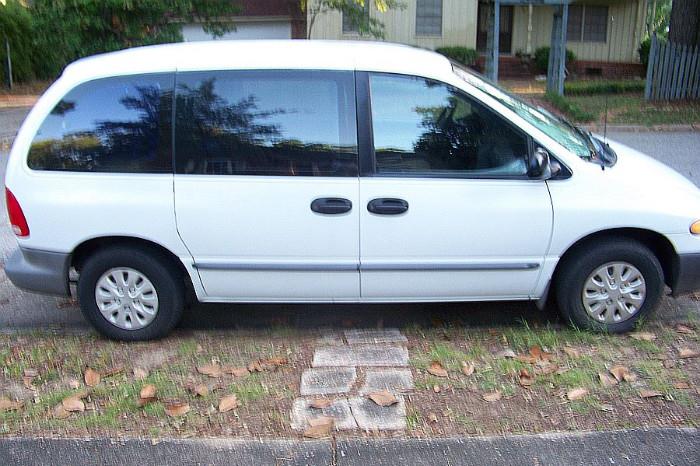1999 Plymouth Voyager Van, 4 cylinder entire, auto transmission, A/C, comes with complete maintenance records