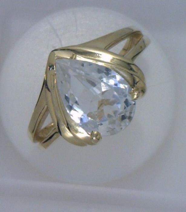 14K gold pear shaped aqua ring