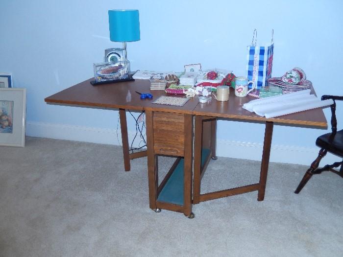 FOLDING TABLE AND CHAIR SET