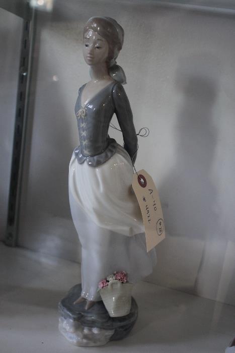 A40 #28 Lladro Wind Blowing Girl #4922