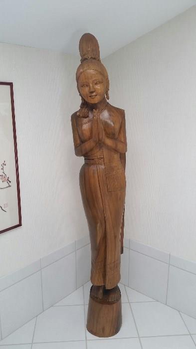 5 foot TALL TEAKWOOD HAND CARVED STATUE OF THAI WOMAN. FURNITURE, ANTIQUES, HOME DECOR