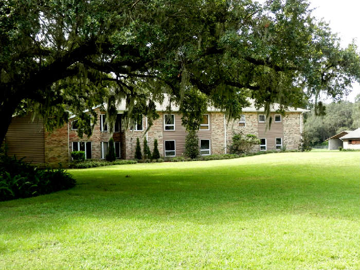 This sale is located in an executive level estate home...the estate home, servants quarters, stables total more than  11,000 sq. ft. of living space.  Lots of upscale furniture & fine furnishings, accent / decorator and collectible items in this sale.  The following pictured items represent the highlights...lots of smaller items too.