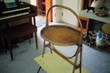 Vintage woven & wicker weave tray style stand (likely circa 1940's - 1950's) Stand is unmarked but is very similar to Heywood Wakefield designs of same period.