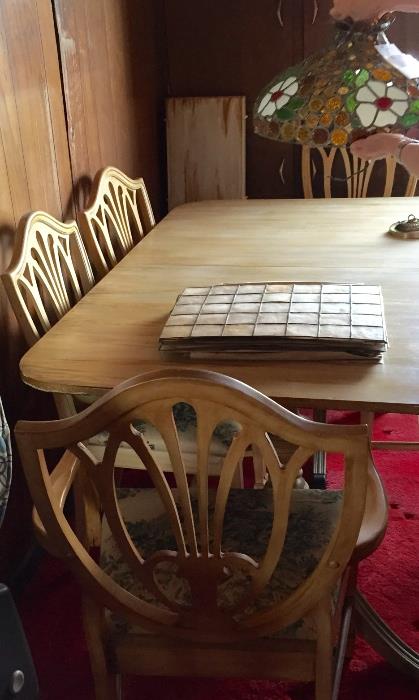 Duncan Phyfe dining table plus 6 chairs 