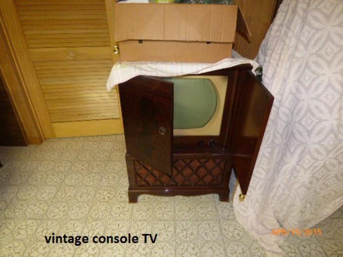 Vintage Console TV