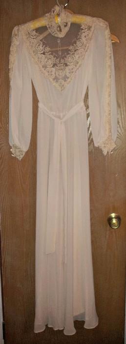 Vintage wedding dress. Size M