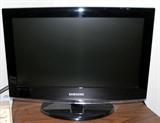 Samsung 19" LCD flat screen TV almost brand new.