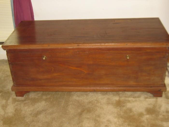 LARGE PLANK STORAGE CHEST
