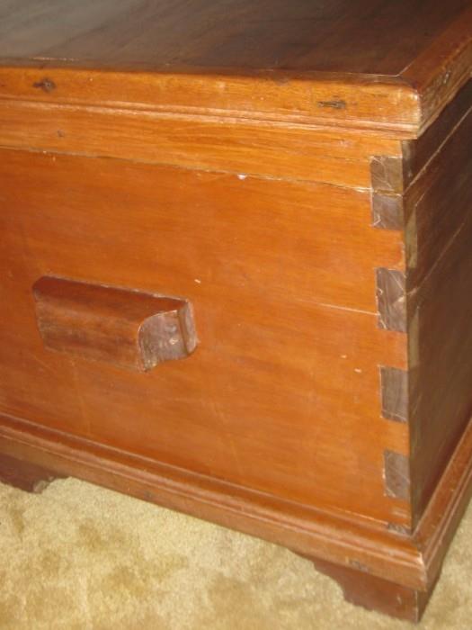 DETAIL ON LARGE PLANK TRUNK