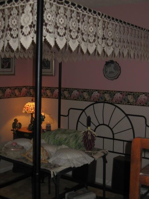 FULL SIZE IRON CANOPY BED