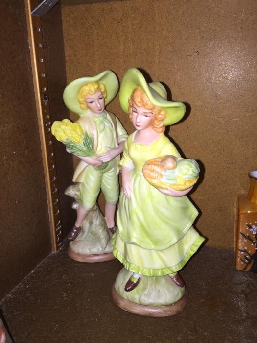 PAIR OF VINTAGE FIGURINES