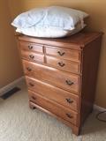 SOLID OAK CHEST OF DRAWERS ( DRESSER )