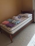 COUNTRY STYLE SOLID OAK TWIN BED