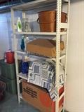 METAL SHELVES / PICNIC BASKET
