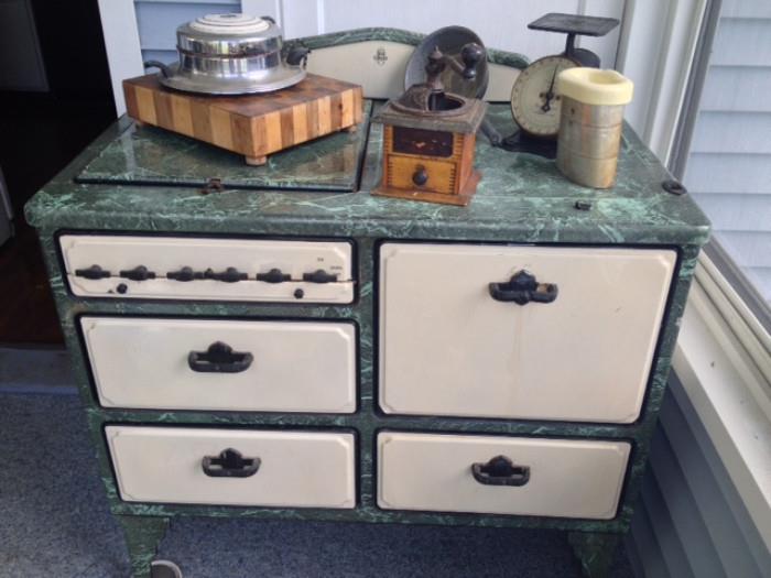 Vintage Green marbelized and white White Star Stove/Oven with Black handles
