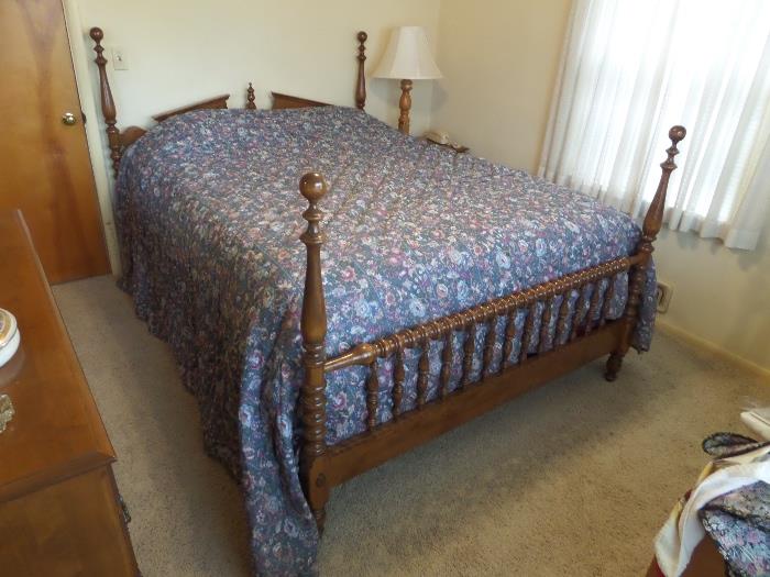 excellent 4 post queen bed - Relax-O-Pedic from Campbell Mattress & box spring - very clean