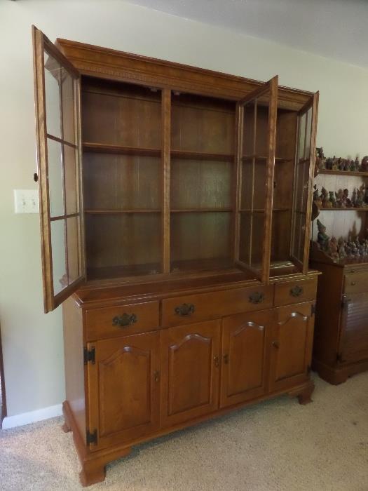 Ethan Allen china hutch display - execellent condition 55' x 19" x 5'
