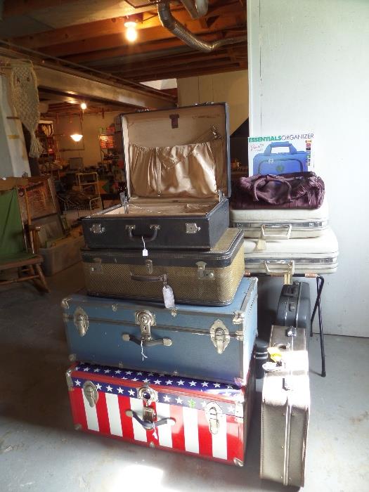 vintage trunks and luggage 
