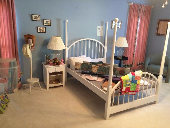 White 4 poster bed Suite by Stanley