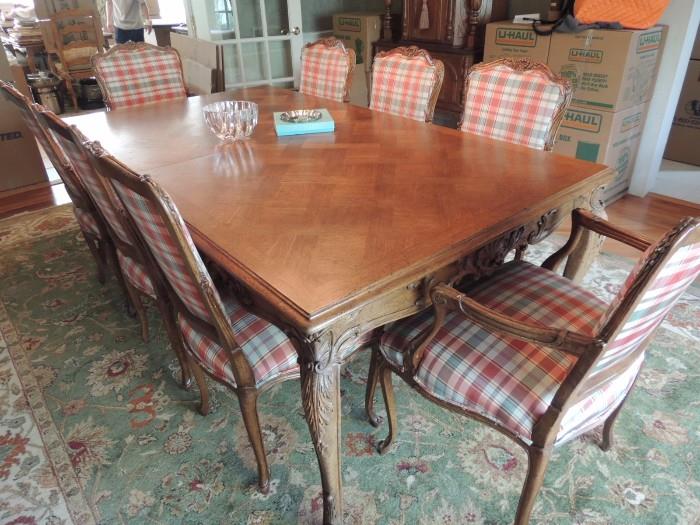 oak parkay top dining table with two leaves and 8 chairs, heat pads