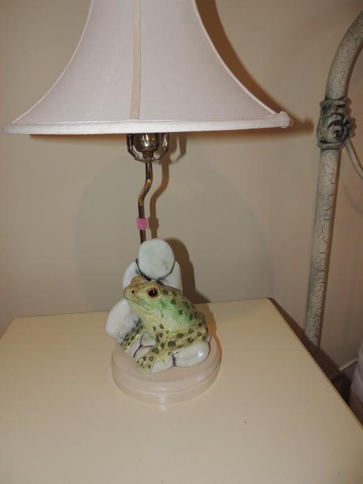 Frog lamp