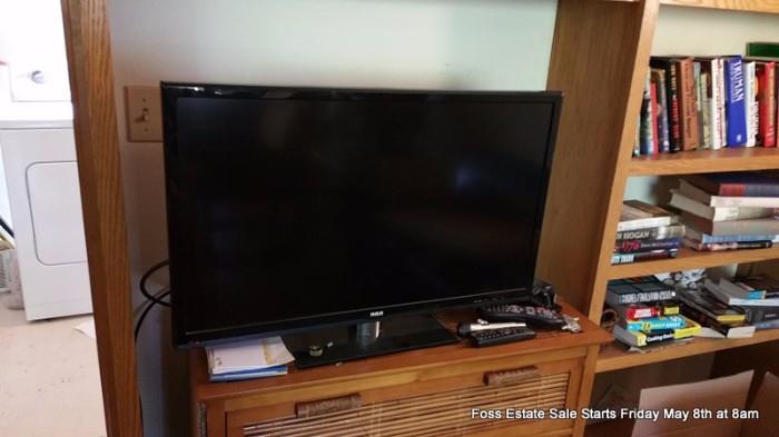 RCA Flat Panel Television with integrated DVD Player