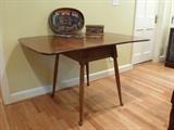 Ant. Craftsman Made Walnut Drop Leaf Table, Round Tapered and Splayed Legs, Pad Feet, Rounded Edge Drop Leaves
