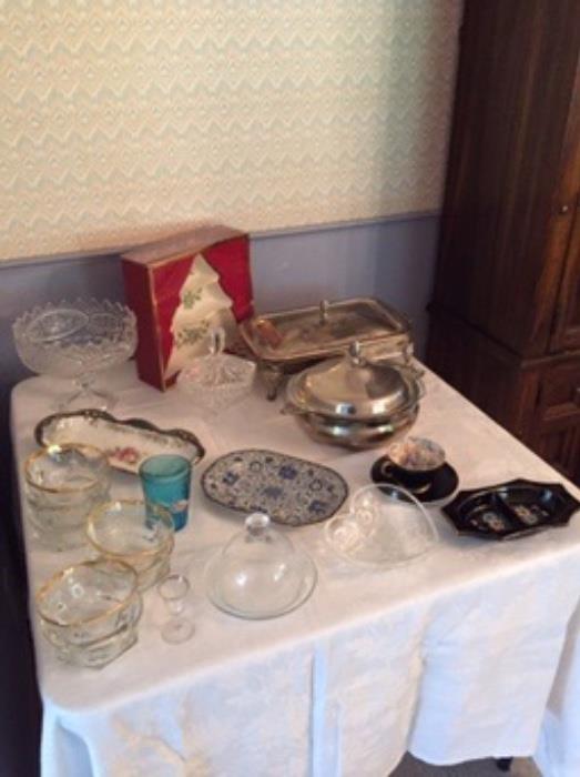 Great crystal, silver-plate and porcelain pieces