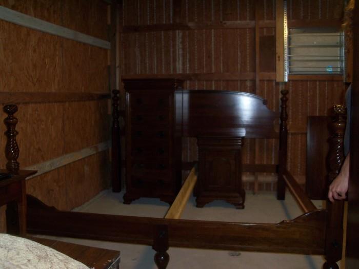 CHERRY KING SIZE BED
