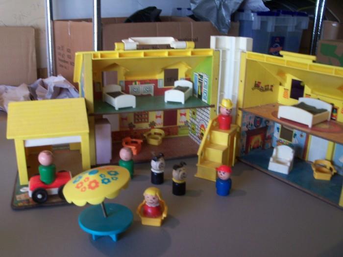 FISHER PRICE DOLL HOUSE PIC 2