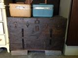 VINTAGE TRUNK