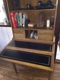 Fold Out Hutch with Leather inlay