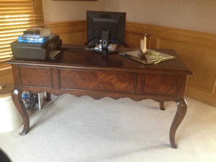 Wood desk in perfect condition, Thomas Price