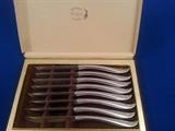 Set of 8 Carvel Hall Cutlery steak knife set