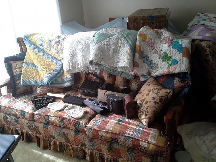 SOFA AND QUILTS