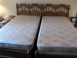 twin beds