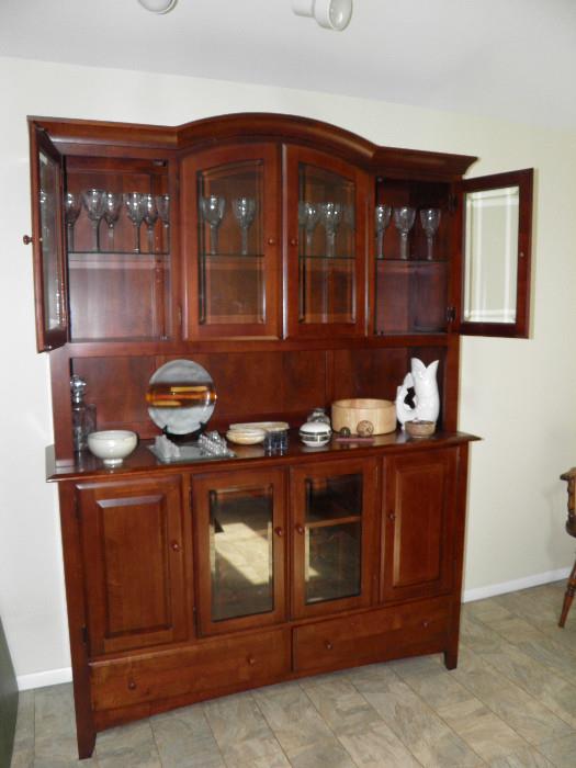 Richardson Brothers Dining Room Cabinet Hutch