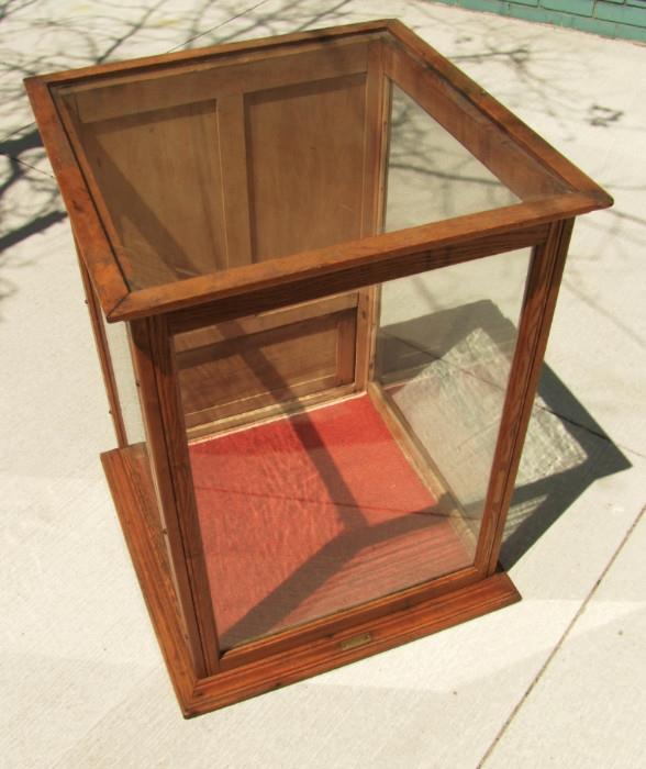 C/1900 Oak counter-top Country Store open display cabinet, Detroit maker