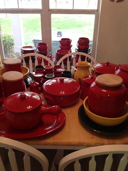 Mamma Ro Italian Ceramic Cookware and Dinnerware.  Not widely distributed in the U.S. anymore.